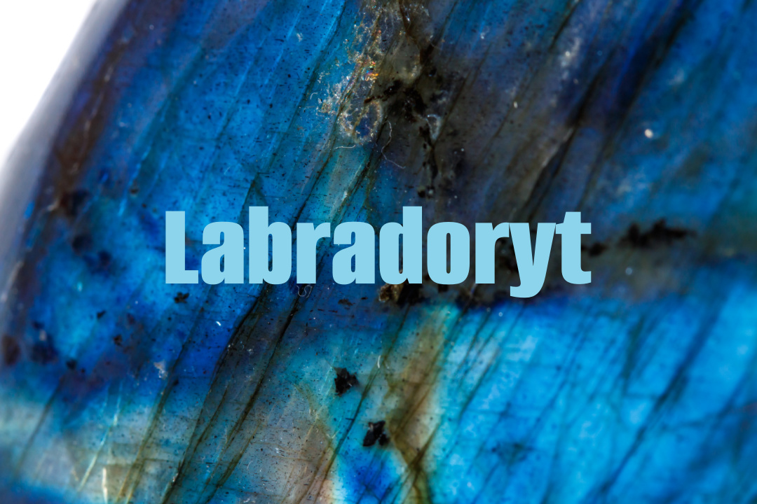 Labradoryt – opis i zastosowanie w biżuterii