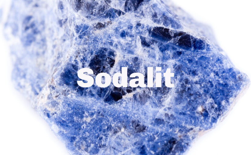 Sodalit – opis i zastosowanie w biżuterii